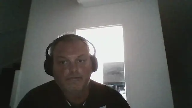 Easyridea online show from May 29, 2026, 8:18 pm