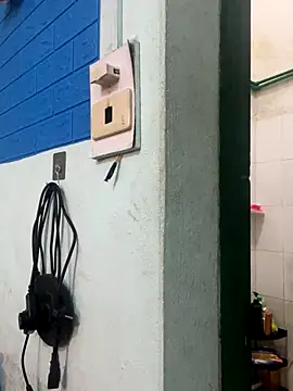 qinejr37 online show from September 8, 2025, 11:15 pm