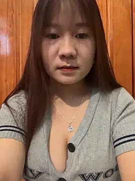 qinejr37 online show from October 2, 2025, 11:56 pm