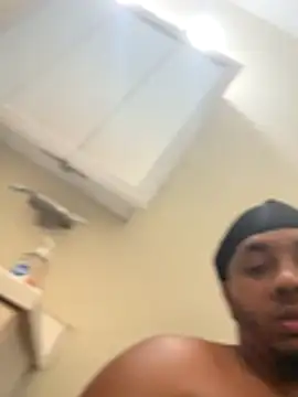 Kingstrokezxx online show from November 26, 2025, 2:45 am