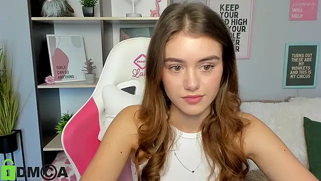 Snapshot of TracySpark chatting on November 13, 2025, 8:24 am TracySpark online show from November 13, 2025, 8:24 am