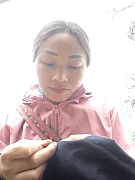 lucybaby00 online show from February 17, 2026, 3:14 am