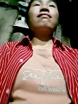 lucybaby00 online show from February 26, 2026, 2:05 pm