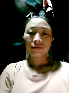 lucybaby00 online show from April 15, 2026, 12:01 pm