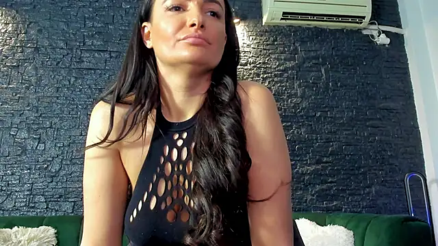 AnneSins online show from October 10, 2025, 5:56 pm