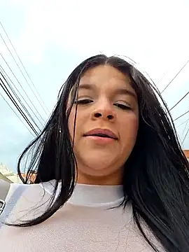 Eiimy pretty online show from November 10, 2025, 8:41 pm