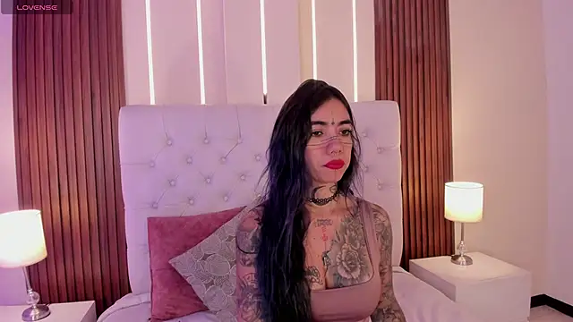 ViolettaAlemida online show from September 20, 2025, 12:17 pm