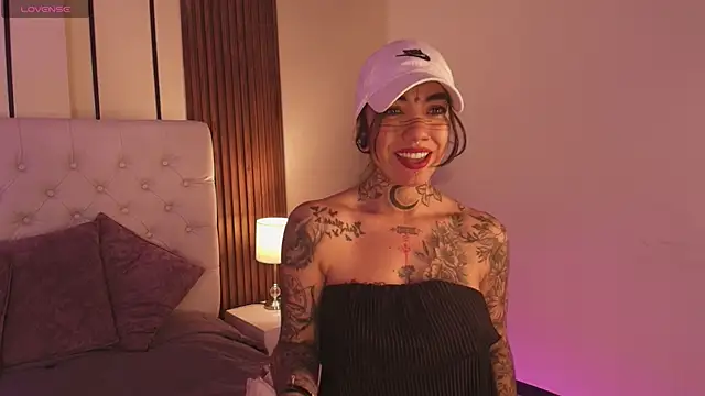 ViolettaAlemida online show from January 13, 2026, 1:05 pm