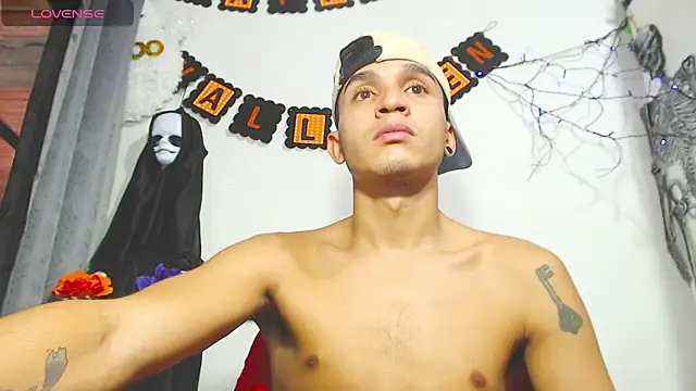 Angel latinboy online show from October 23, 2025, 5:12 pm