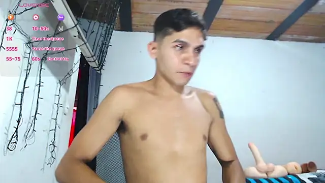 Angel latinboy online show from November 12, 2025, 8:52 pm