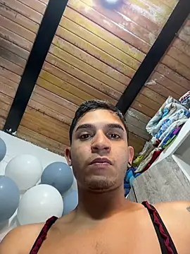 Angel latinboy online show from March 7, 2026, 12:46 pm