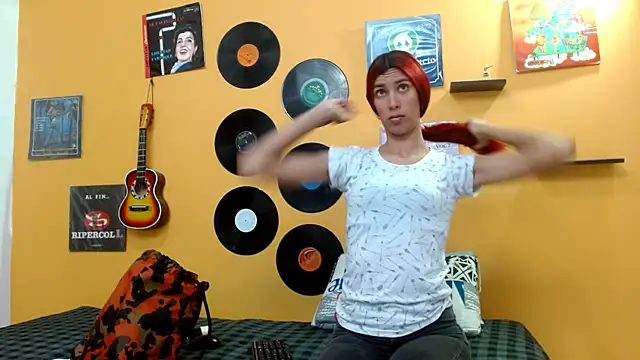 skinnyverus18 online show from October 20, 2025, 7:14 pm