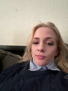 DaryaDoll online show from April 12, 2026, 3:28 pm