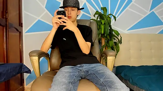 ArthurCox online show from October 4, 2025, 5:33 pm