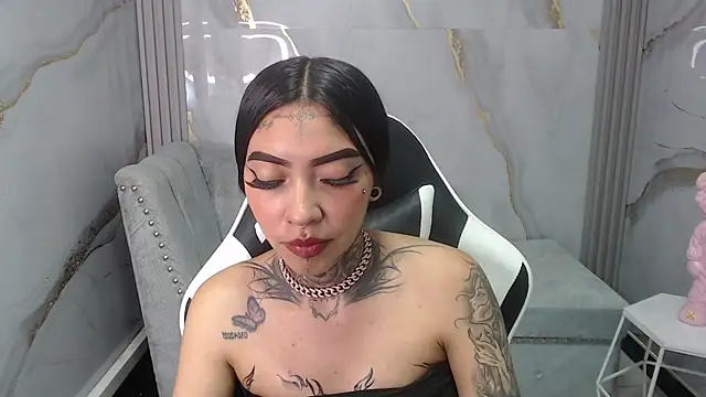 Ashley Blum v online show from October 12, 2025, 12:59 pm