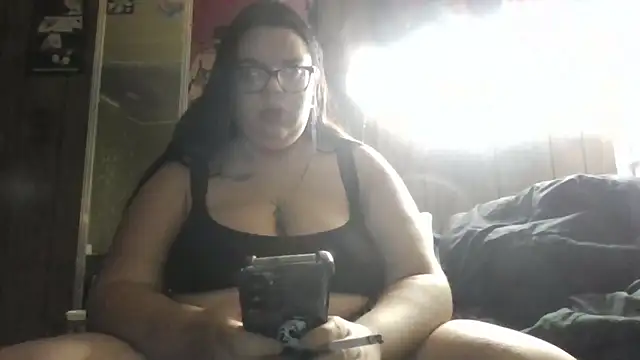 Snapshot of GoddessDess chatting on September 30, 2025, 5:29 pm GoddessDess online show from September 30, 2025, 5:29 pm