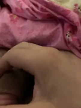 Snapshot of Hl1979 chatting on February 3, 2026, 10:37 pm Hl1979 online show from February 3, 2026, 10:37 pm