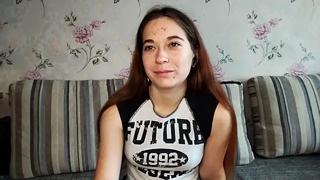 KissKarina online show from October 10, 2025, 10:58 am