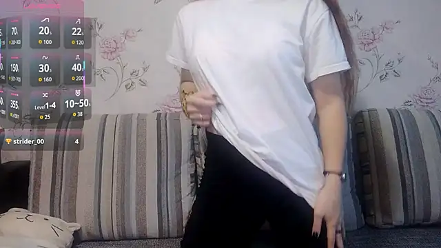 KissKarina online show from October 29, 2025, 12:29 pm