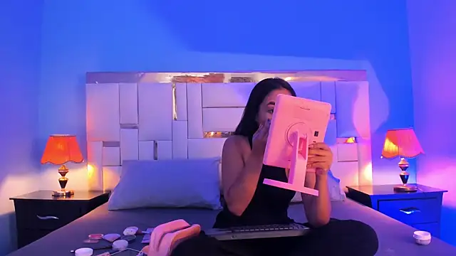 JadeeKhan online show from September 29, 2025, 7:51 pm