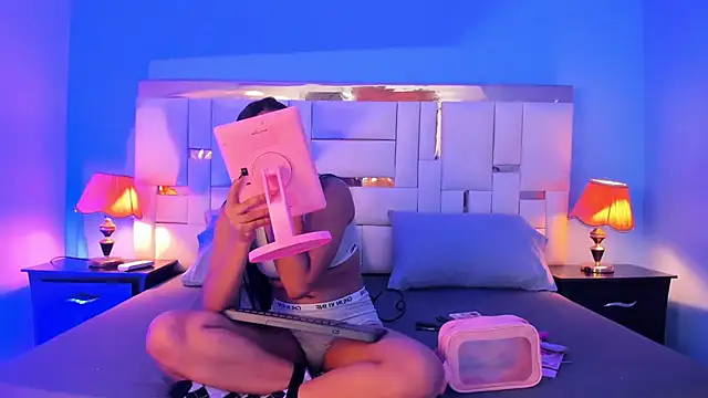 JadeeKhan online show from September 30, 2025, 8:14 pm