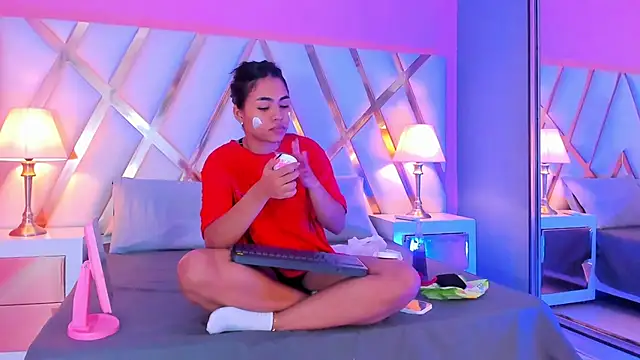 JadeeKhan online show from October 8, 2025, 7:55 pm