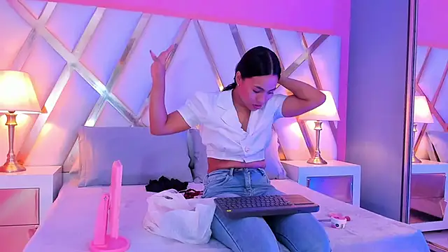 JadeeKhan online show from October 10, 2025, 8:19 pm