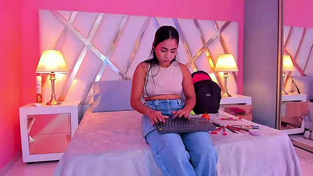 JadeeKhan online show from October 17, 2025, 8:55 pm