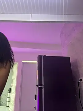 Keirahartz online show from March 8, 2026, 12:42 pm