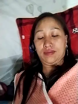 cute love00 online show from February 26, 2026, 9:47 pm