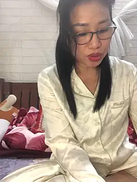 Vitamin sexy online show from December 19, 2025, 1:07 pm