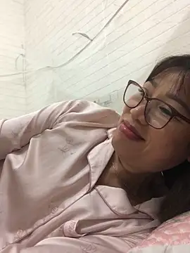 Snapshot of Vitamin_sexy chatting on March 4, 2026, 3:51 pm Vitamin sexy online show from March 4, 2026, 3:51 pm