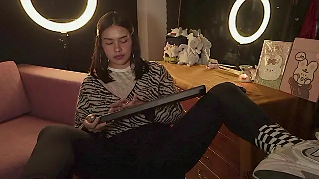 Snapshot of gigifontaine__ chatting on September 29, 2025, 10:36 pm gigifontaine online show from September 29, 2025, 10:36 pm