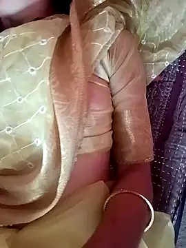 Snapshot of SpicyRoshni chatting on May 19, 2026, 7:47 am SpicyRoshni online show from May 19, 2026, 7:47 am