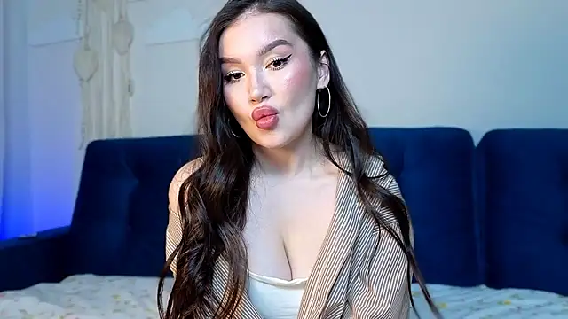 LexeeLuv online show from February 12, 2026, 8:15 pm