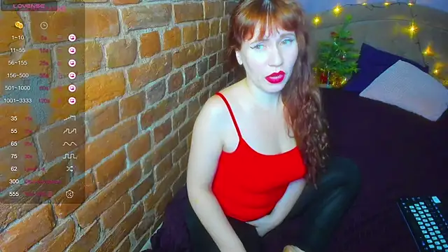 Snapshot of Cutiee_Alicee chatting on December 10, 2024, 1:32 am Cutiee Alicee online show from December 10, 2024, 1:32 am