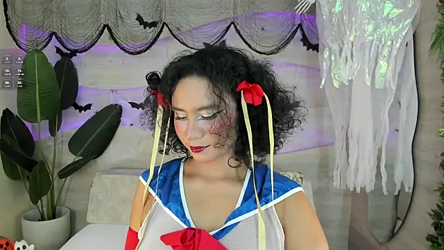 ellette   online show from October 30, 2025, 5:35 pm