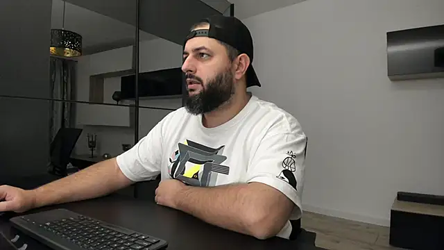 Snapshot of DravenPeak chatting on September 13, 2025, 1:05 am DravenPeak online show from September 13, 2025, 1:05 am