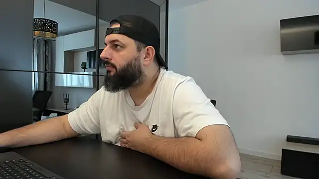 Snapshot of DravenPeak chatting on October 6, 2025, 11:18 am DravenPeak online show from October 6, 2025, 11:18 am