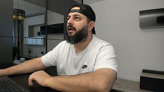 Snapshot of DravenPeak chatting on October 7, 2025, 1:41 pm DravenPeak online show from October 7, 2025, 1:41 pm