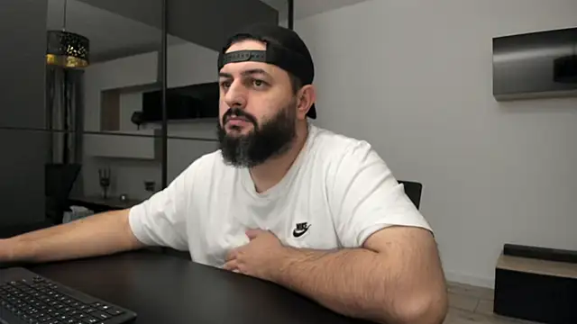 Snapshot of DravenPeak chatting on October 8, 2025, 6:05 pm DravenPeak online show from October 8, 2025, 6:05 pm