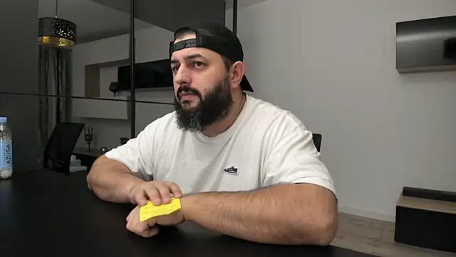 Snapshot of DravenPeak chatting on October 11, 2025, 10:19 pm DravenPeak online show from October 11, 2025, 10:19 pm