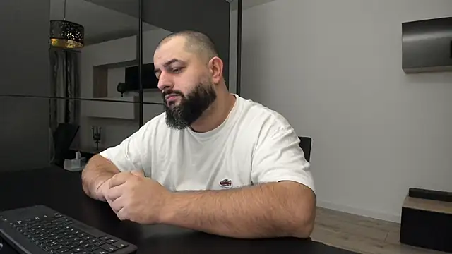 Snapshot of DravenPeak chatting on October 20, 2025, 2:45 am DravenPeak online show from October 20, 2025, 2:45 am