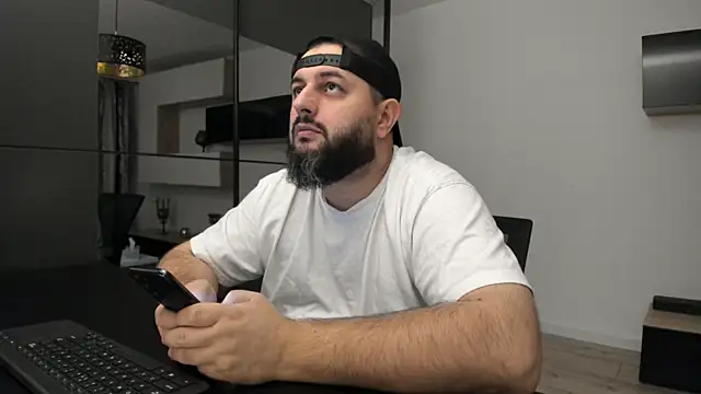 Snapshot of DravenPeak chatting on October 31, 2025, 3:29 am DravenPeak online show from October 31, 2025, 3:29 am