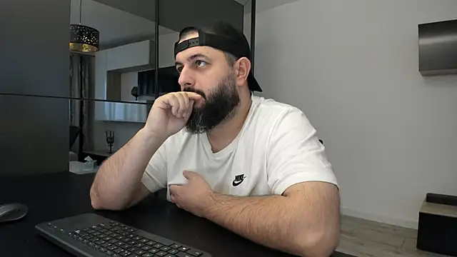 Snapshot of DravenPeak chatting on November 3, 2025, 5:20 am DravenPeak online show from November 3, 2025, 5:20 am