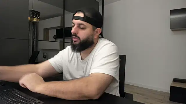 Snapshot of DravenPeak chatting on November 4, 2025, 3:27 am DravenPeak online show from November 4, 2025, 3:27 am