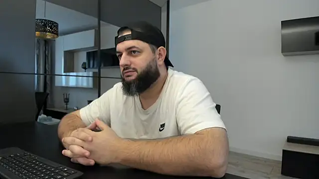 Snapshot of DravenPeak chatting on November 7, 2025, 12:16 pm DravenPeak online show from November 7, 2025, 12:16 pm