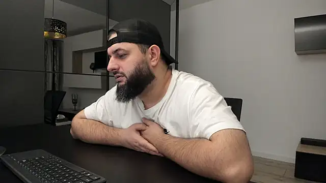 Snapshot of DravenPeak chatting on November 8, 2025, 12:22 am DravenPeak online show from November 8, 2025, 12:22 am