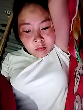 vivi cute online show from October 4, 2025, 2:15 pm