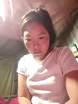 vivi cute online show from October 13, 2025, 9:04 pm